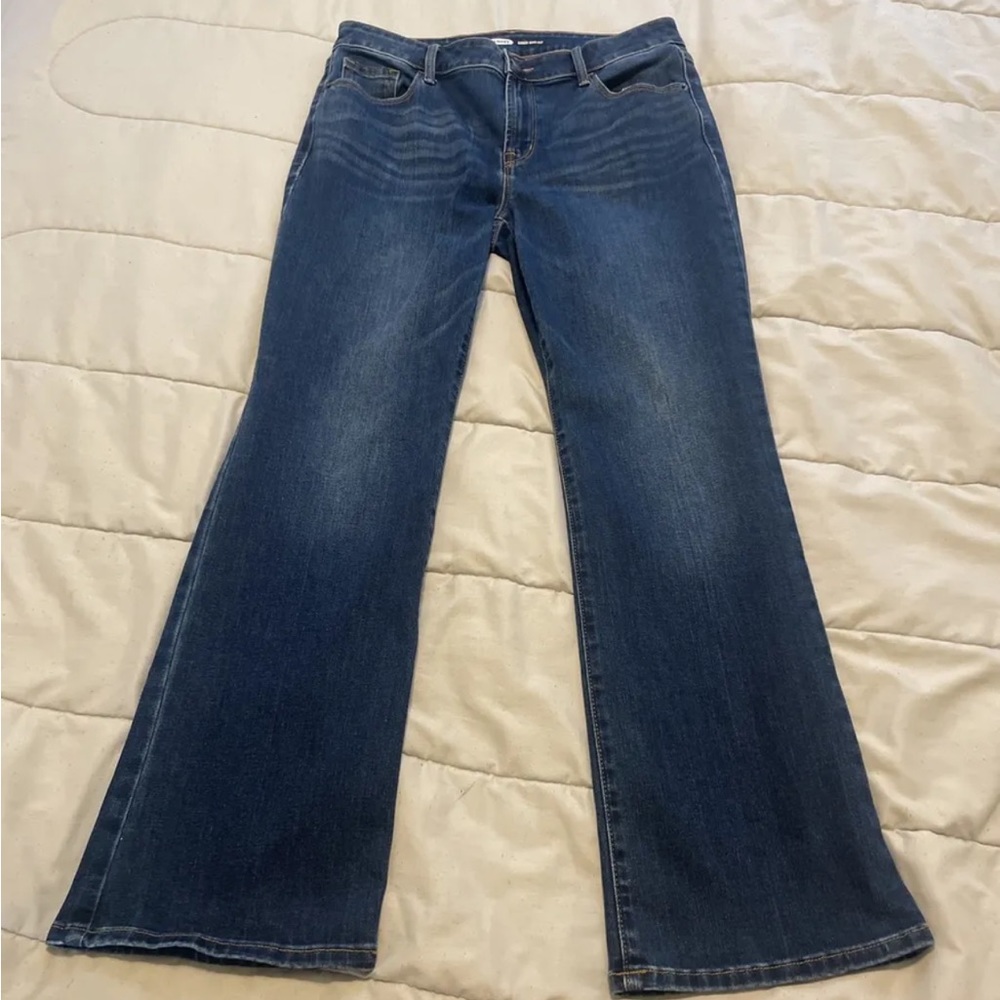 Old Navy Women's Size 8 Short Blue Kicker Bootcut Mid Rise Dark Stretch Jeans